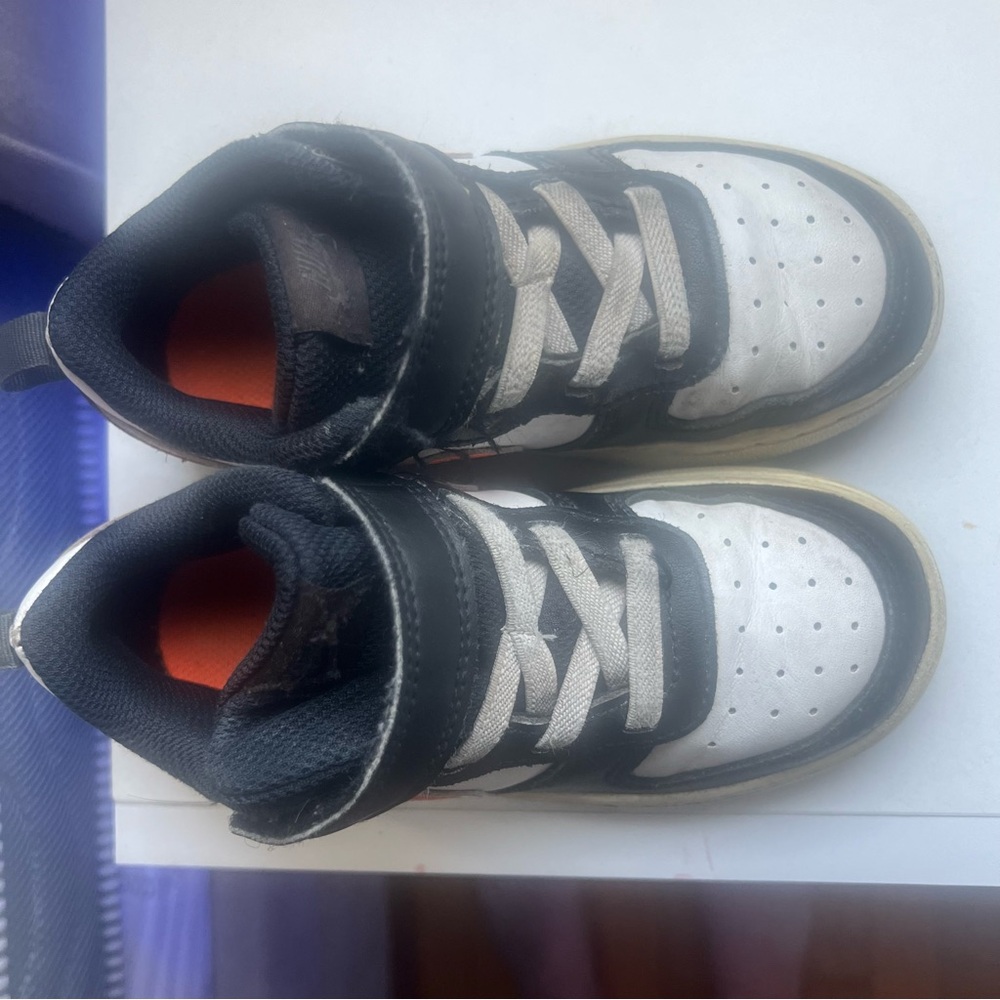 Nike White and Red Sneakers